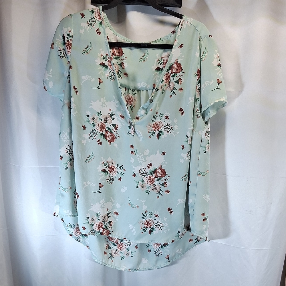 Torrid Green Floral Relaxed Blouse
